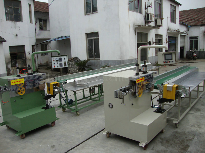 全自動(dòng)高速裁斷機(jī)操作視頻講解大全，提升生產(chǎn)效率的必備指南